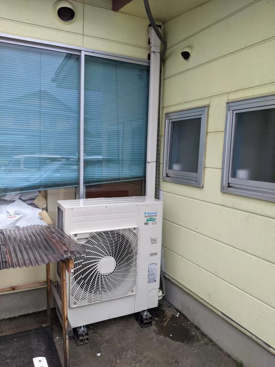 業務用エアコン、日本オフィス空調　施工後室外機
